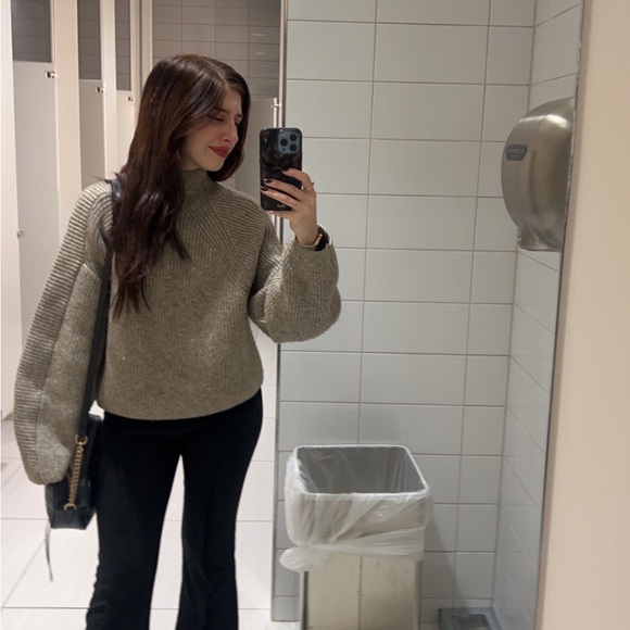 Meet your Posher, Gabrielle - Picture 4 of 7